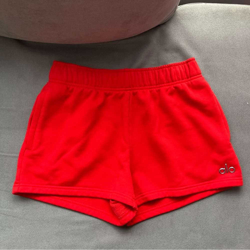 Alo Yoga Accolade Short Bright Red XS - Picture 5 of 9
